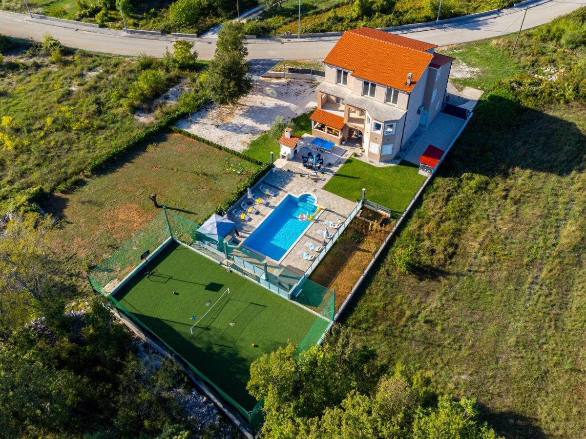 Villa Maris Dugopolje Eksteriør billede
