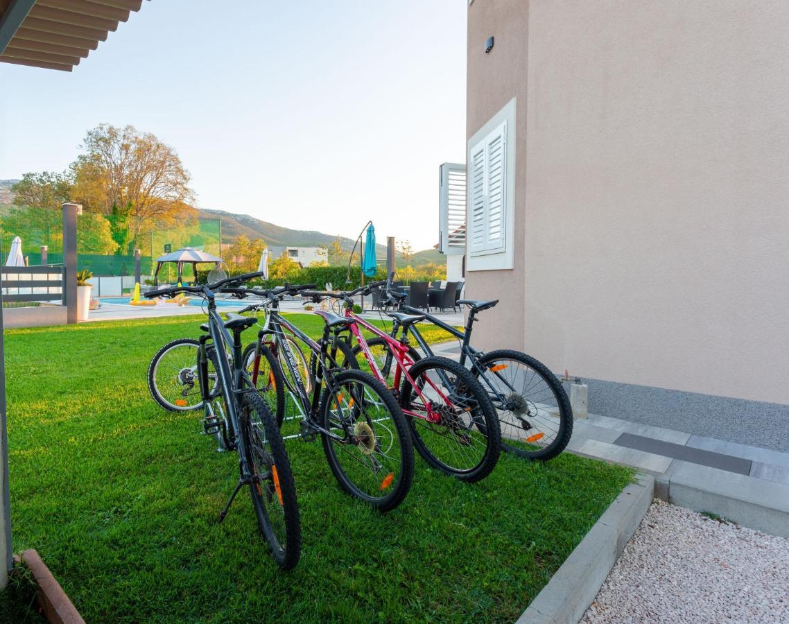 Villa Maris Dugopolje Eksteriør billede