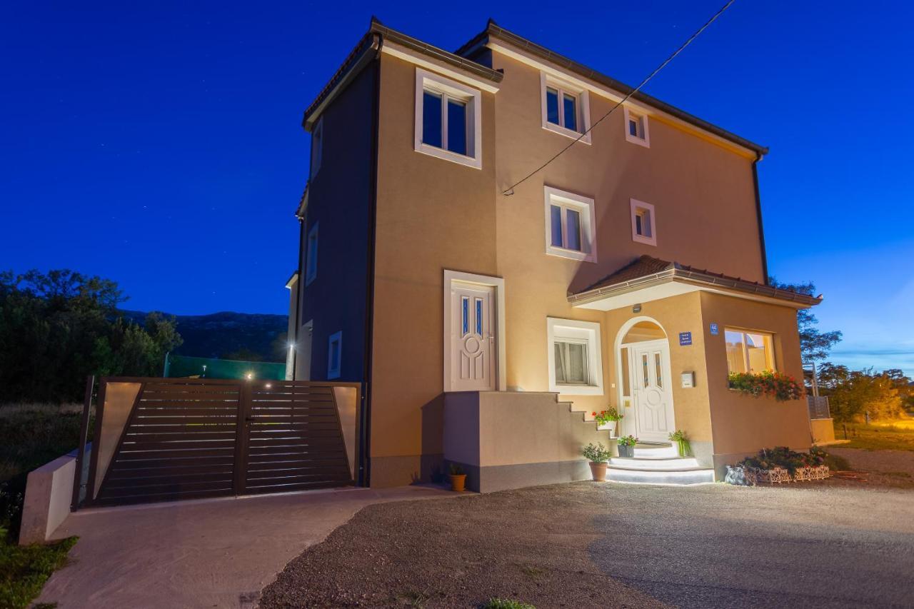 Villa Maris Dugopolje Eksteriør billede