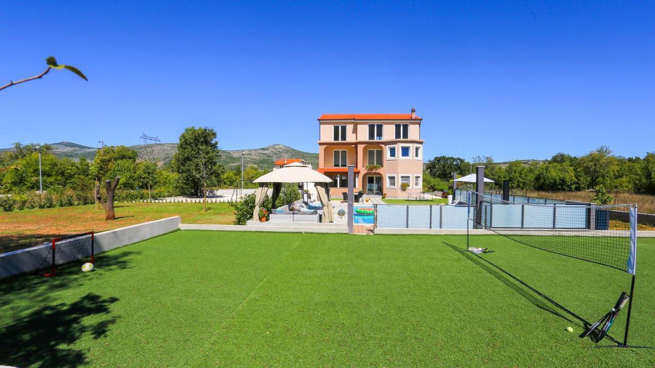 Villa Maris Dugopolje Eksteriør billede